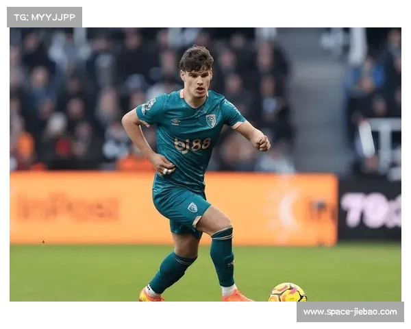 利物浦首轮4-2胜伯恩茅斯 热刺3-0大胜伯恩利 展现强劲开局势头